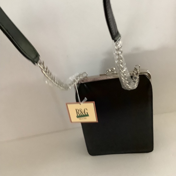 R&G crossbody purse black with clamshell closure brand new - Picture 5 of 6